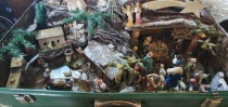 Presepe in valigia (particolare del borgo e capanna)